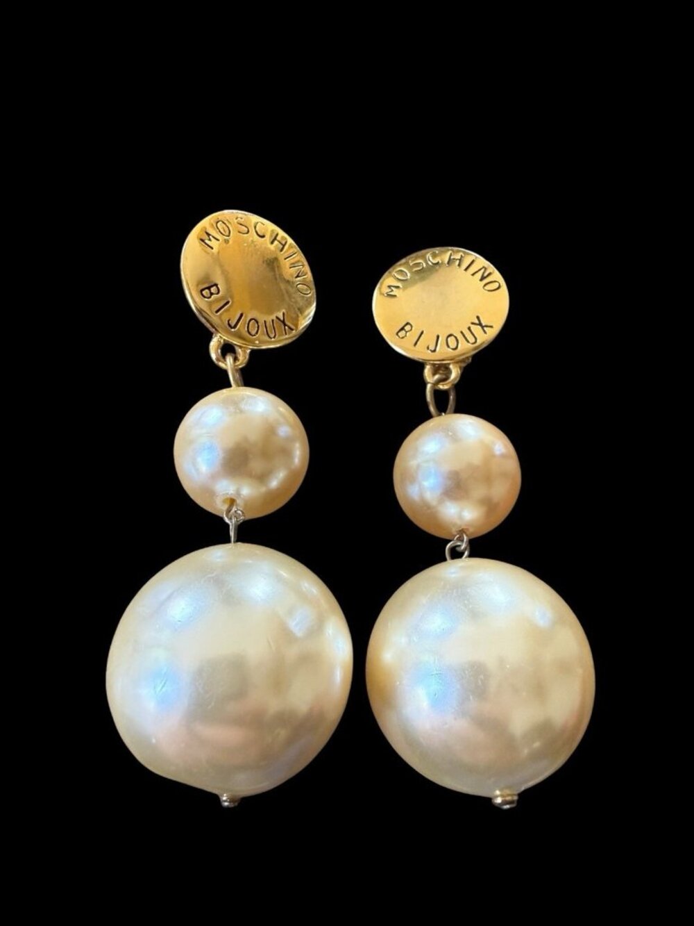 Moschino Bijoux Logo Pearl Statement Gold Tone Dangle Drop Clip On Earrings